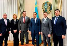 Марат Азильханов провел встречу с депутатами Сената Парламента РК