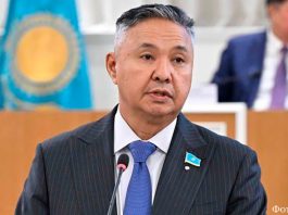Азат Перуашев: реформа следует логике последовательной эволюции Конституции Казахстана