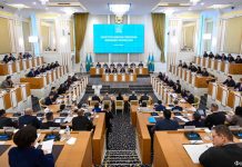 Очередное заседание Конституционной комиссии: с предложениями выступили руководители парламентских фракций