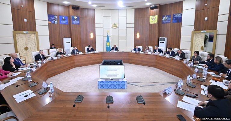 «Бір ел — бір мүдде»: Парламентская дискуссия о профилактике экстремизма