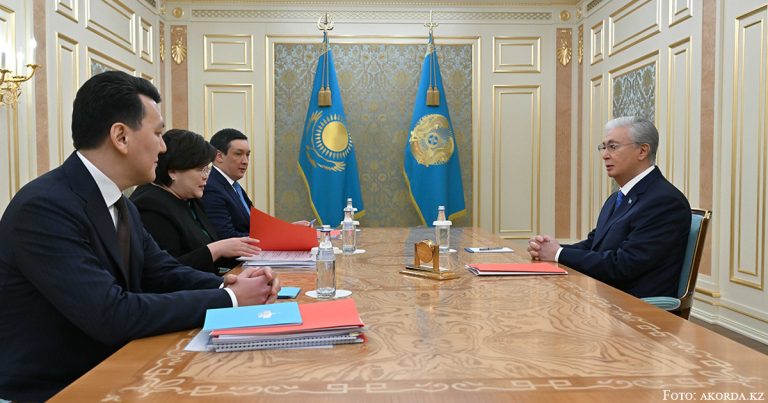 Конституционная комиссия представила Главе государства итоговый проект новой Конституции