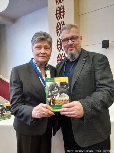 Игорь Нидерер со своей героиней Натальей Геллерт на презентации книги