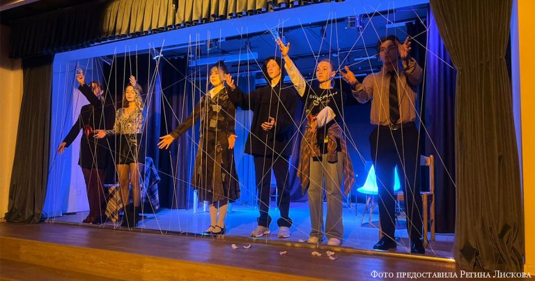 Цена лжи в цифровую эпоху: премьера спектакля „tError“