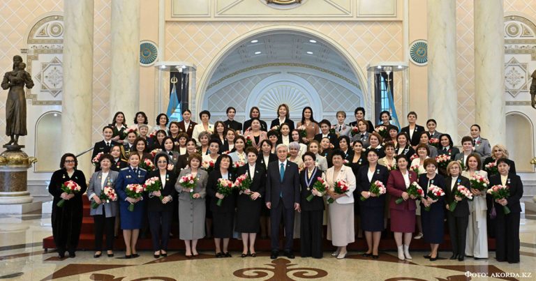 Поздравление Главы государства Касым-Жомарта Токаева с Международным женским днем