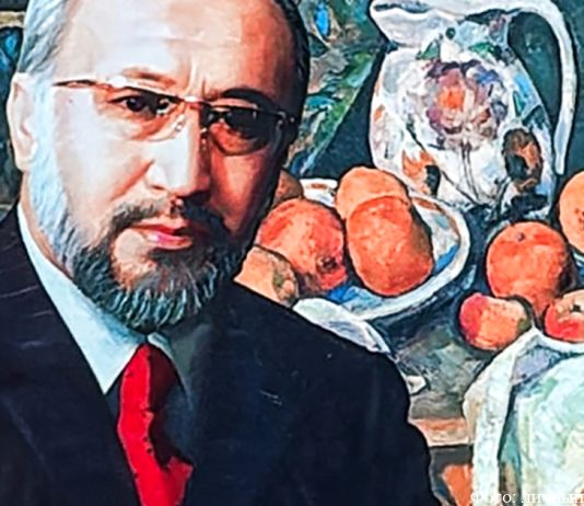 Потомок Имина-Ходжи: Азат Акимбек про уйгурское наследие, рукописные Кораны и немецкое оружие