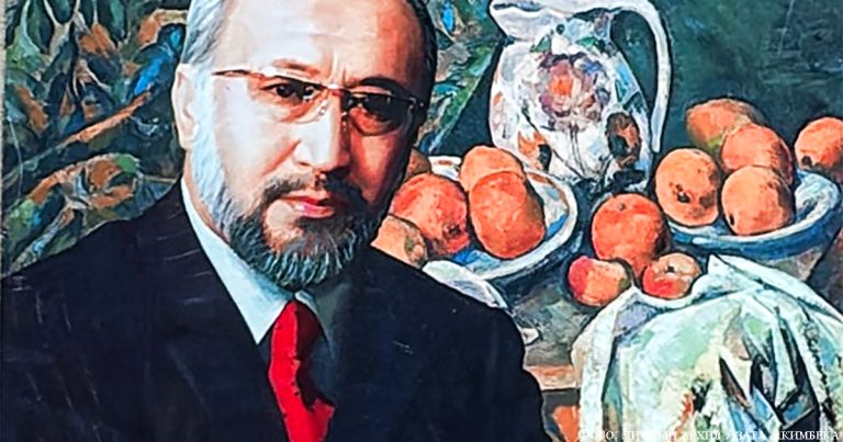 Потомок Имина-Ходжи: Азат Акимбек про уйгурское наследие, рукописные Кораны и немецкое оружие