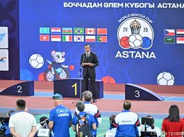 Мәулен Әшімбаев боччадан Әлем кубогының жеңімпаздарын марапаттады