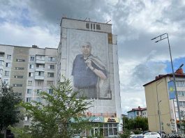 В Петропавловске появился мурал, посвящённый Герольду Бельгеру