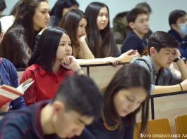 Студенты-авангардисты: как «Возрождение» поддерживает молодёжь