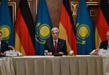 Глава государства встретился с ректорами ведущих ВУЗов и руководителями научных институтов Германии
