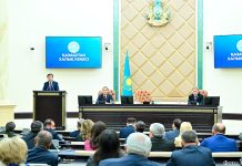 Госнаграды от имени Президента вручил Председатель Қазақстан Халық Кеңесі