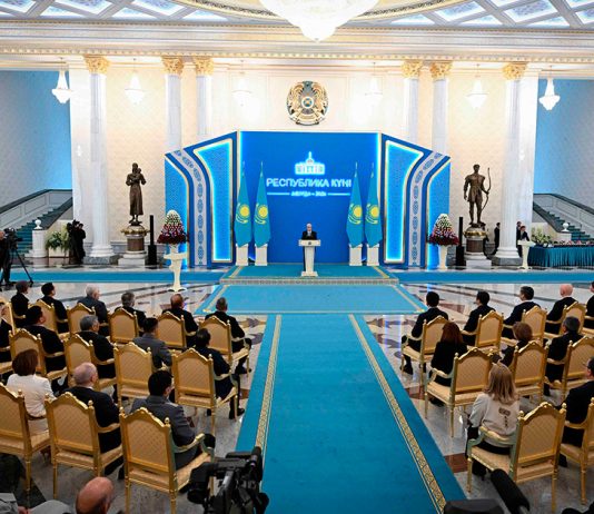 Глава государства поздравил соотечественников с Днем Республики