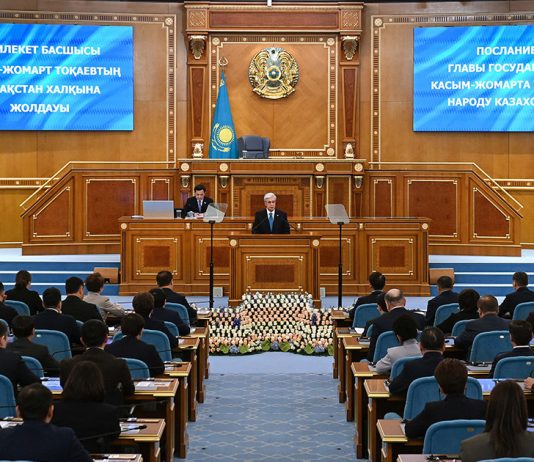 Глава государства выступил с Посланием народу Казахстана