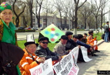 Luftballons und eine Militärparade zum Tulpen-Jubiläum