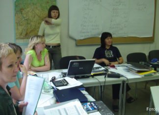 Sprachlernzentren kooperieren mit der Wirtschaft