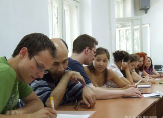 Fachwissen vertiefen und Kontakte knüpfen