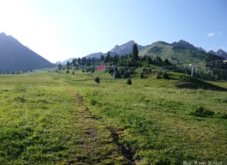 Wanderung zum Gletscher Bogdanowitsch