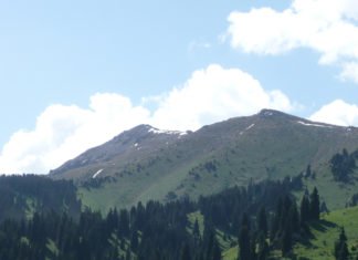 Wanderung auf den Kumbel Peak