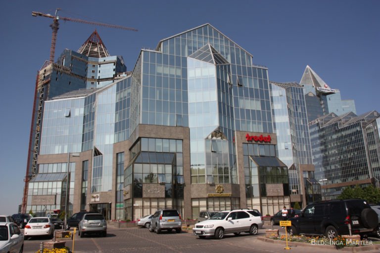 Spiegelglasfassaden und Hochhäuser