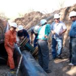 Auftrag erfüllt: Die Mitarbeiter von ZhaikTrubTech holen einen Molch aus der Pipeline.