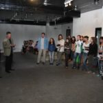 Eröffnung: Die Leiterin des Goethe-Instituts, Frau Barbara Fraenkel-Thonet und die ersten Besucher der Ausstellung.