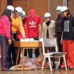 Die als Umweltsch&uuml;tzer getarnten Bernsteingr&auml;ber (7 Zwerge) und Schneewittchen.