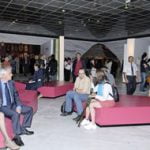 Die Ausstellung „Weltsichten-Blick über den Tellerrand“ mit der kasachischen Jurte im Hintergrund.