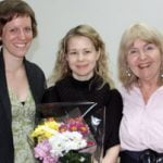 Natalia Salipjatskich mit der Jury: Stefanie Dufaux und Dr. Maria Steinmetz (DKU).