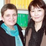 ZfA-Fachberaterin Frauke Woitsch und Deutschlehrerin Nazgul Shinshinova