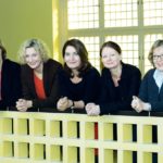 Kemper (links) und Dörte Thormälen (2.v.l.) mit Kolleginnen.