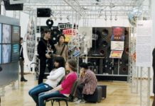 „Musik + X“: Rammstein und Dombra