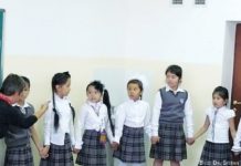 Schüler Laufen zum DSD-Zertifikat