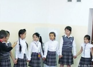 Schüler Laufen zum DSD-Zertifikat