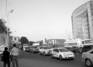 Stau und ein erfolgreicher Automarkt