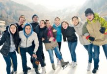Eislaufen unter freien Himmel