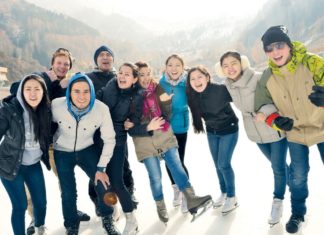 Eislaufen unter freien Himmel