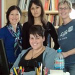 Asel Kazybekova (l.) mit ihren Kolleginnen vom Mädchentreff e.V. Tübingen.