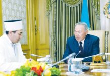 Präsident Nasarbajew gratuliert zu Orasa-Ait