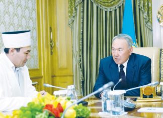 Präsident Nasarbajew gratuliert zu Orasa-Ait