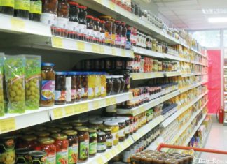 In Kasachstan gibt es keine leeren SupermarktRegale