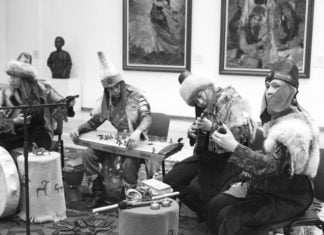 Musik aus der Steppe im kasachischen Kunsttempel
