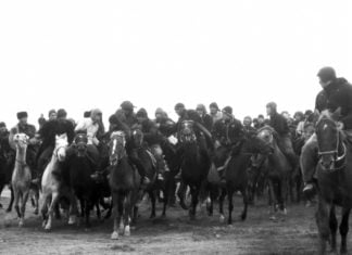 Das Wilde “Polo” in Zentralasien