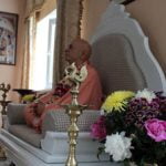 Die Wachsfigur des Gr&uuml;nders der Krishna-Bewegung sieht t&auml;uschend echt aus.