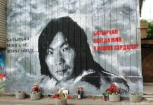 Porträt erinnert an Pop-Ikone