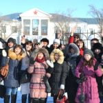 Teilnehmer einer Fortbildungsreihe und Gedenkst&auml;ttenfahrt f&uuml;r Deutschdozenten und &ndash;studenten nach Dolinka zur Anlage der ehemaligen Hauptverwaltung des &bdquo;KarLag&ldquo;, des sowjetischen &bdquo;Arbeits&ndash; und Besserungslagers Karaganda&ldquo;, 2013.