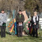 Militärattaché der deutschen Botschaft in Astana, Oberstleutnant Ferdinand Freiherr von Richthofen und Generalkonsulin Dr. Renate Schimkoreit bei der Schweigeminute. | Bild: GK Almaty