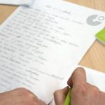 Seminarteilnehmer Yrysbek bei der Arbeit | Bild: Oksana Dmitriewa