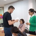 Robert Prosser bei der Arbeit mit Seminarteilnehmerinnen