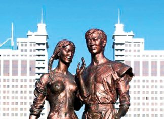 Barbusige Statue erweckt Unruhe in Astana