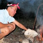 Chefkoch Ulan kocht das Abendessen. | Bild: Gabidulla Almjenbjetow